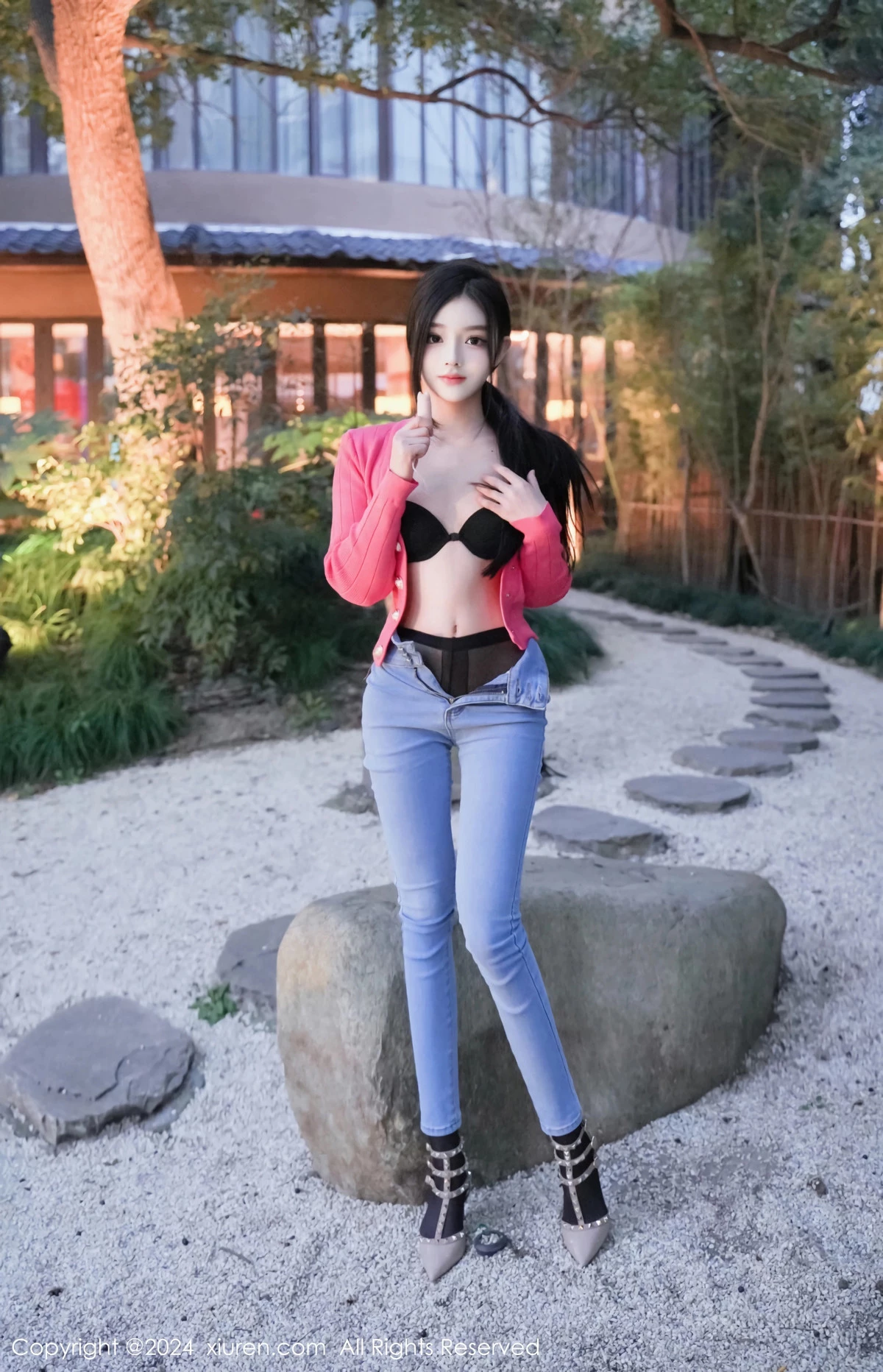 图片[24]-[XiuRen秀人网]第8091期龙雪儿写真-秀人集