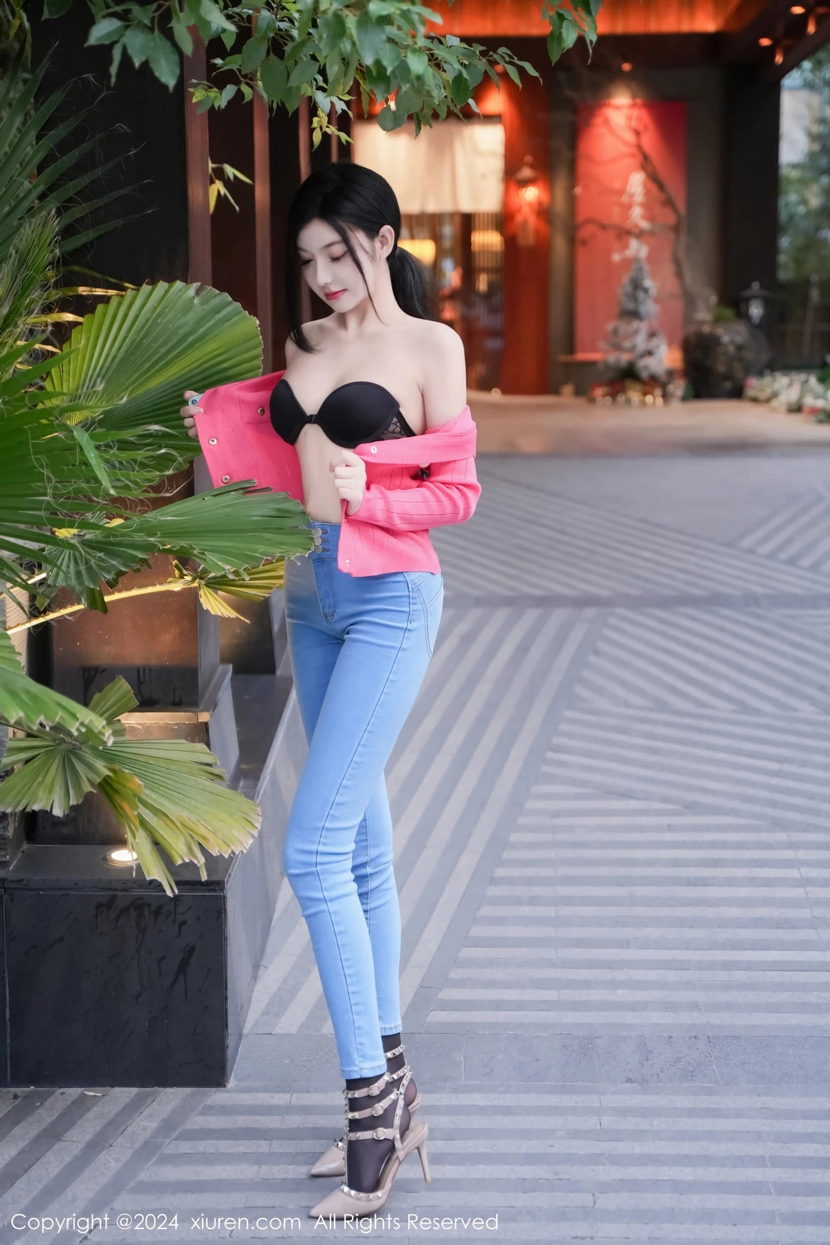 图片[28]-[XiuRen秀人网]第8091期龙雪儿写真-秀人集