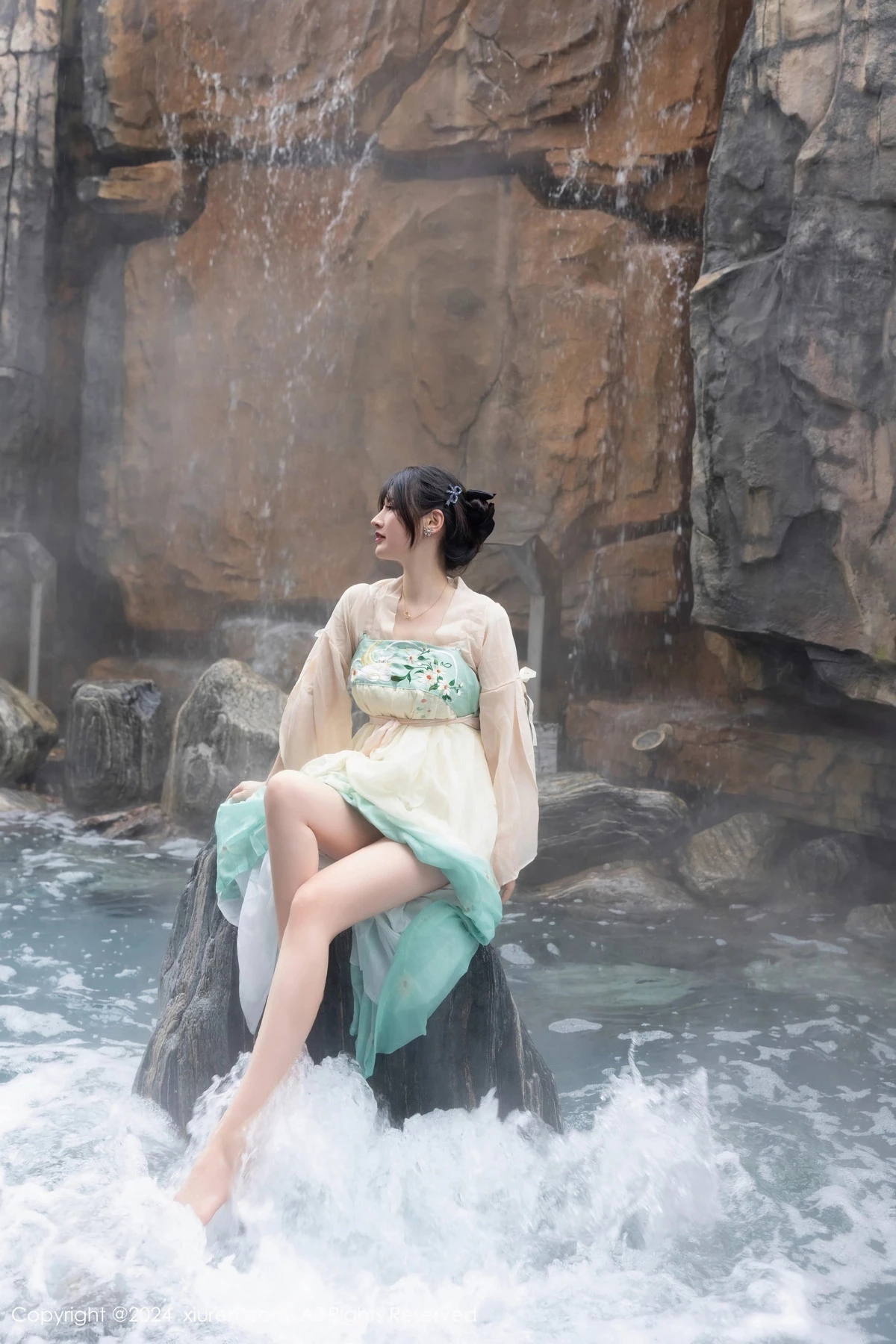 图片[4]-[XiuRen秀人网]第8128期诗诗写真-秀人集