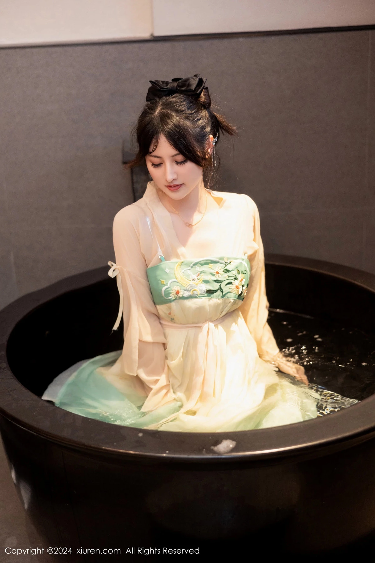 图片[24]-[XiuRen秀人网]第8128期诗诗写真-秀人集