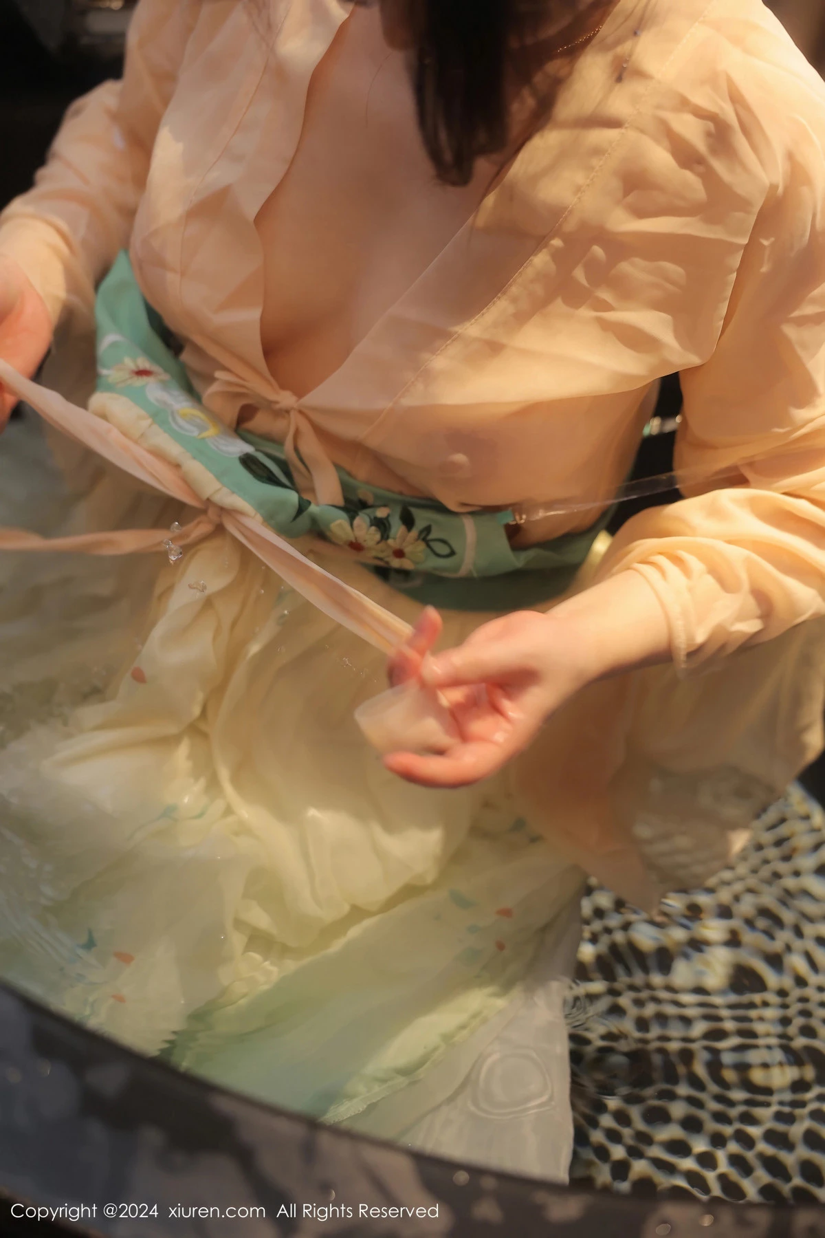 图片[28]-[XiuRen秀人网]第8128期诗诗写真-秀人集