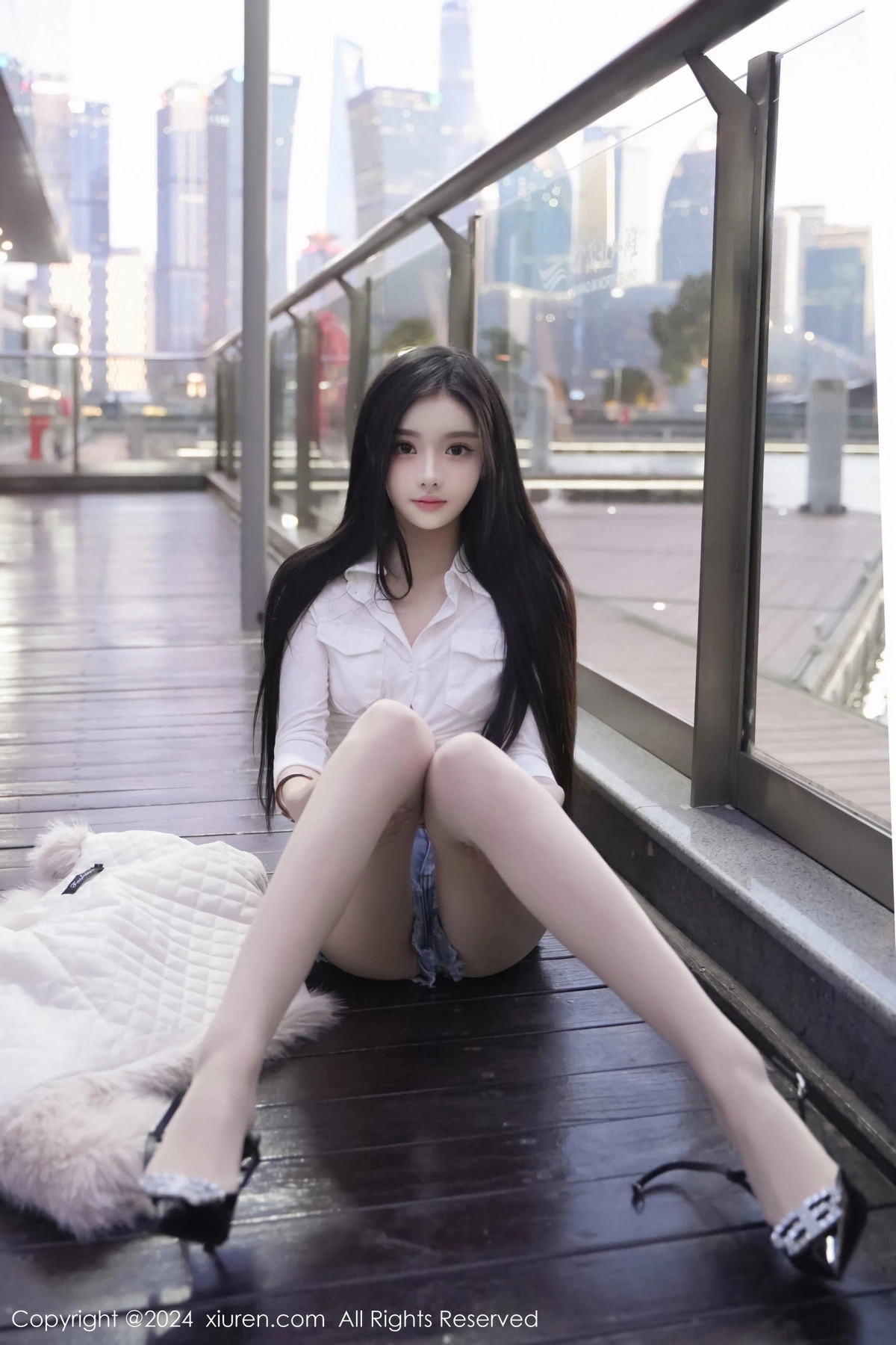 [XiuRen秀人网]第8261期龙雪儿写真-秀人集