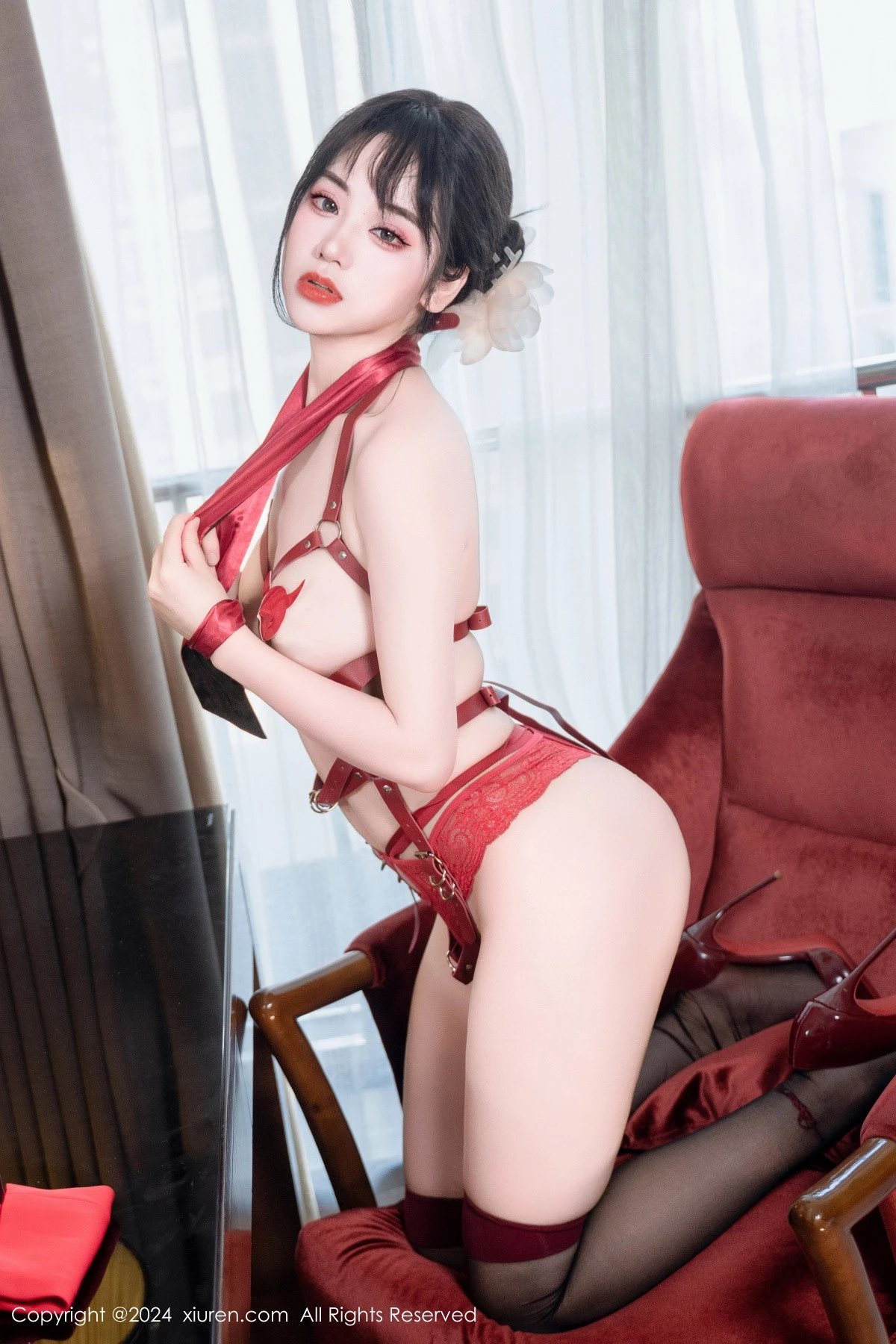 图片[6]-[XiuRen秀人网]第8360期汐汐爱吃草莓写真-秀人集