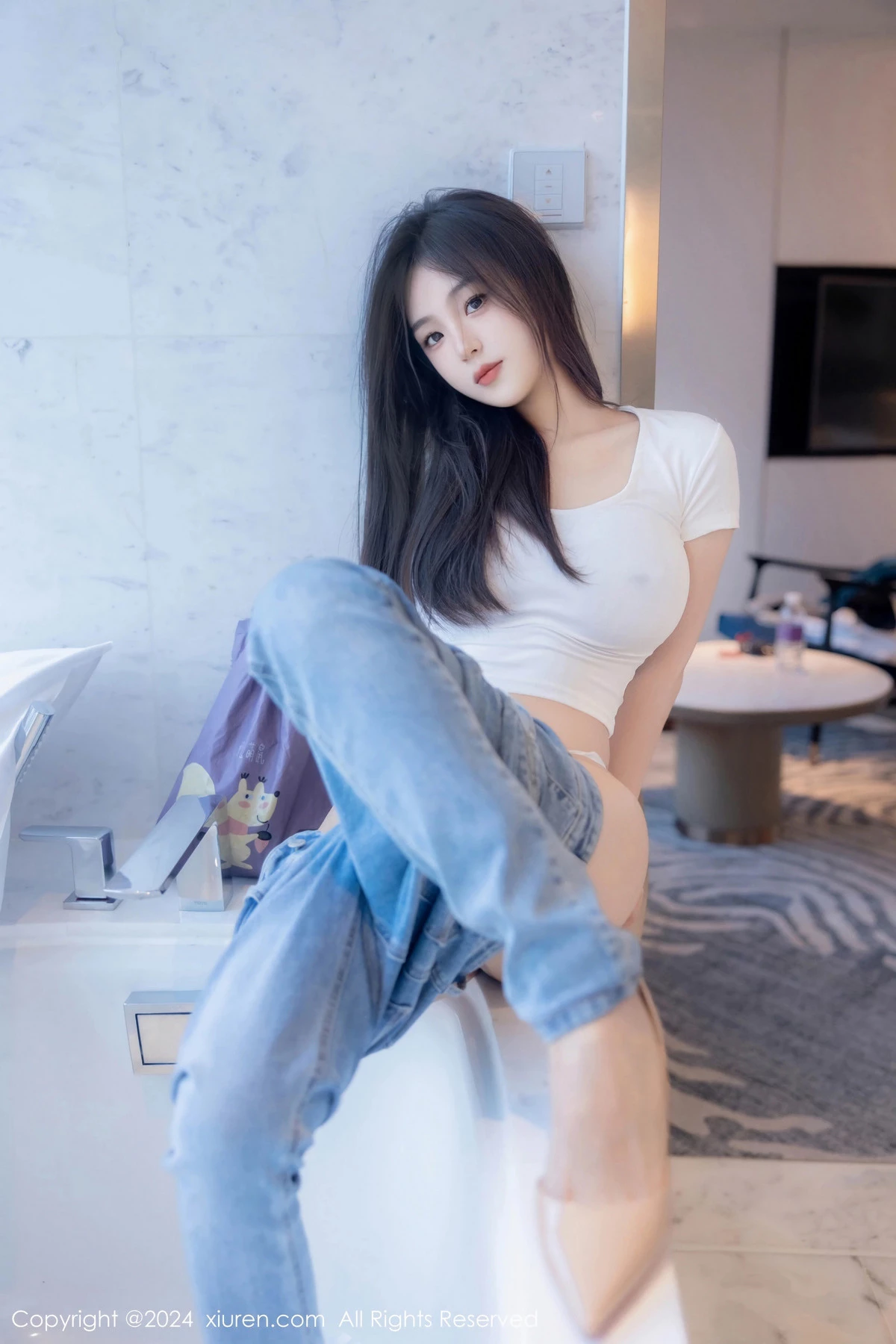 图片[13]-[XiuRen秀人网]第8467期周周不吃香菜写真-秀人集