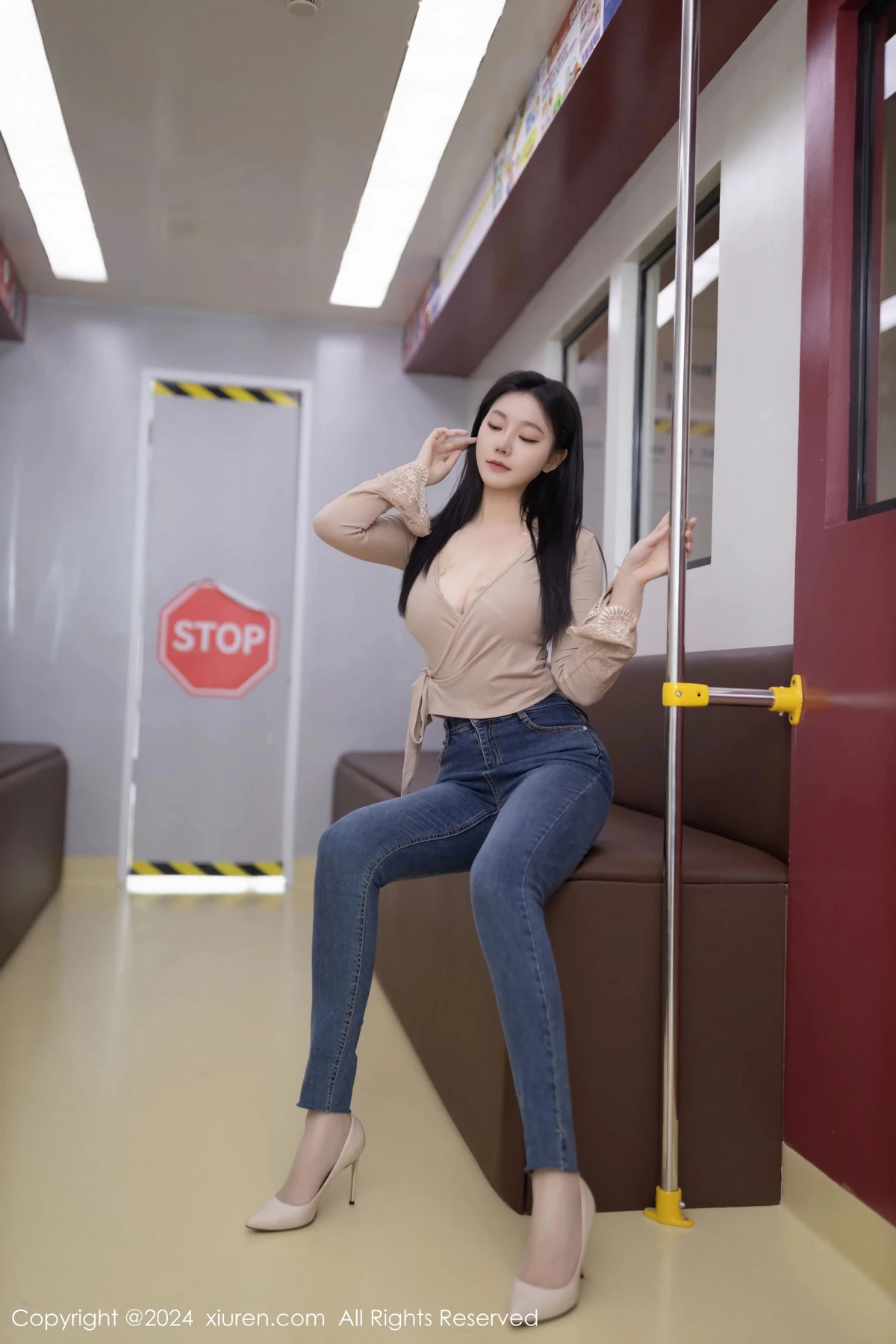 图片[5]-[XiuRen秀人网]第8498期安然写真-秀人集