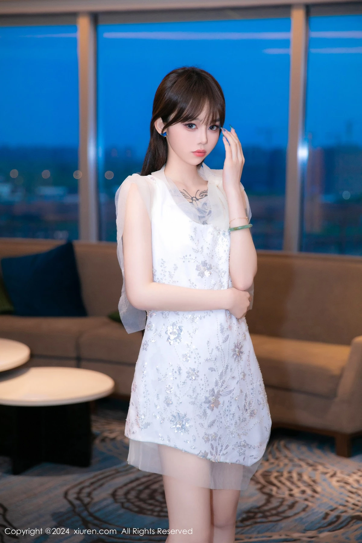 [XiuRen秀人网]第8696期奶瓶写真-秀人集