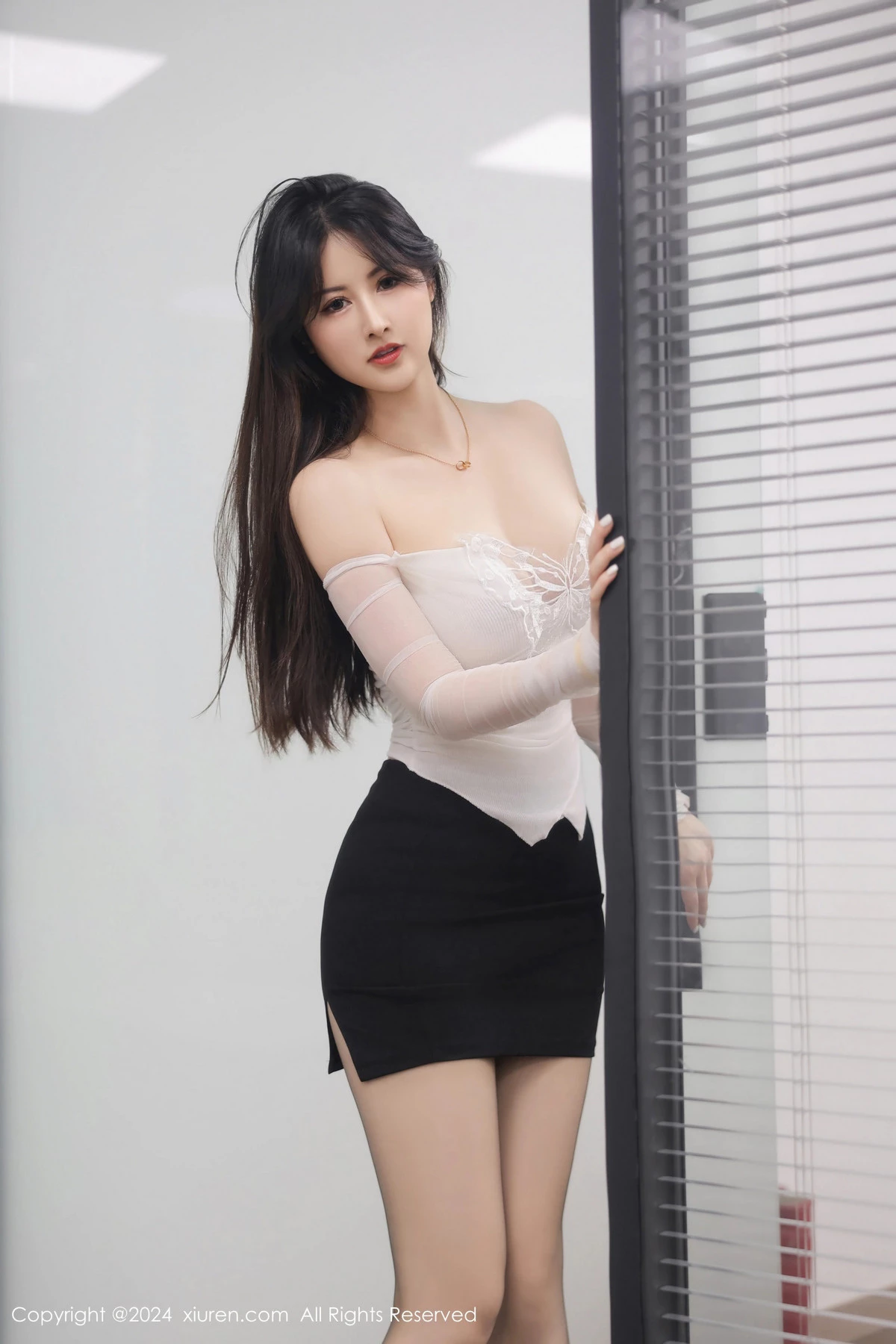 图片[3]-[XiuRen秀人网]第8766期诗诗写真-秀人集