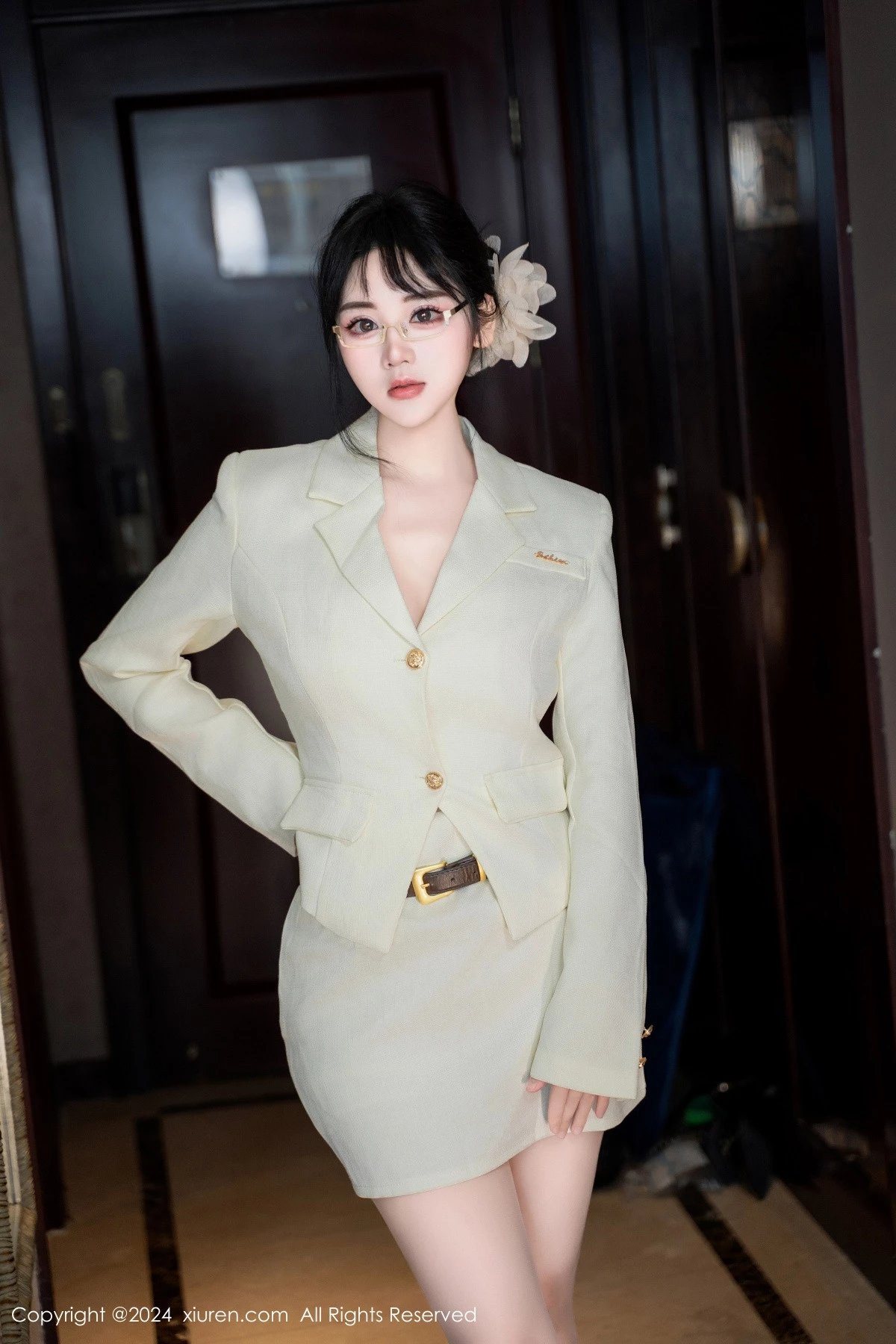 图片[6]-[XiuRen秀人网]第8717期汐汐爱吃草莓写真-秀人集