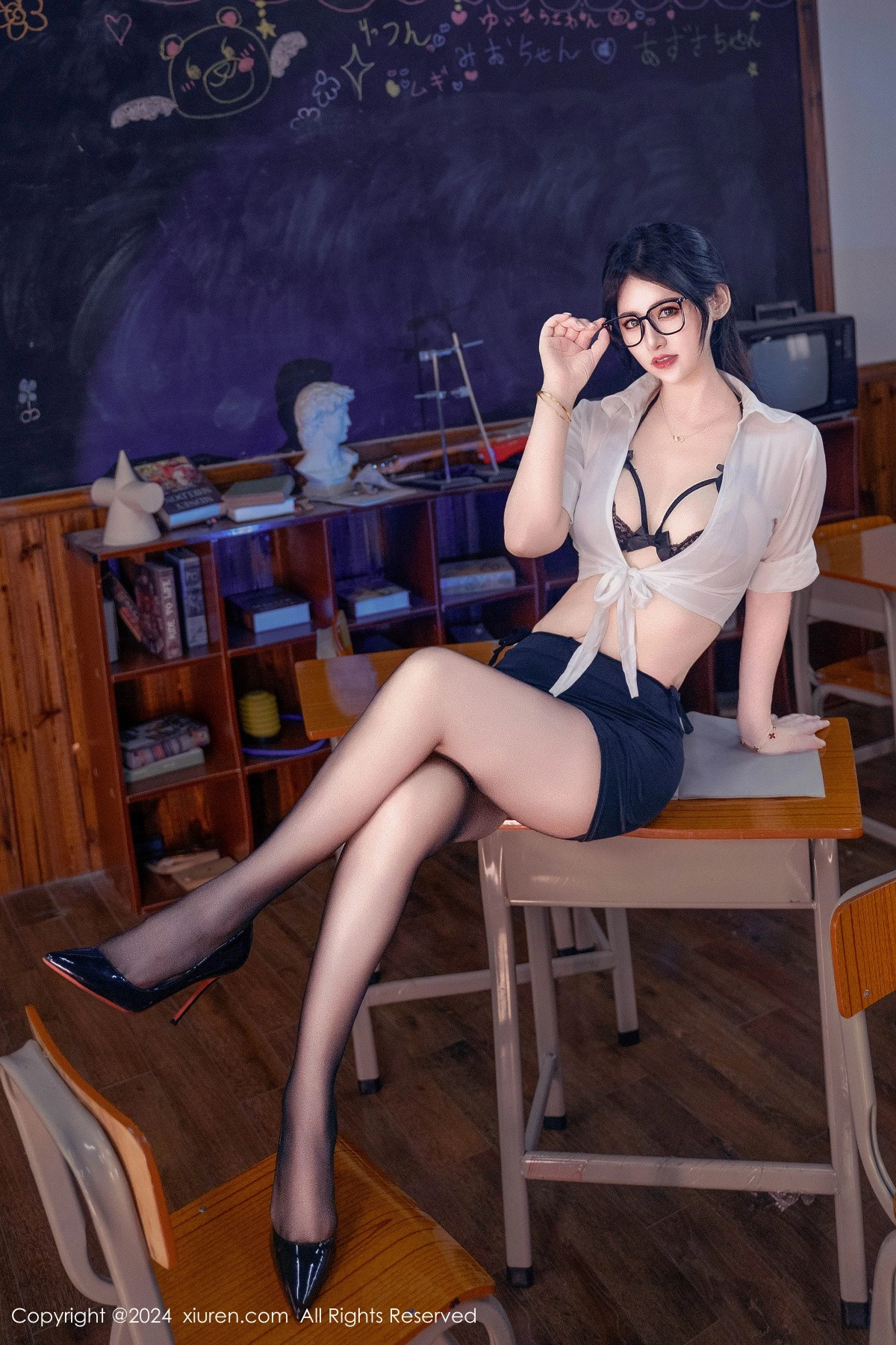 图片[6]-[XiuRen秀人网]第9130期诗诗写真-秀人集