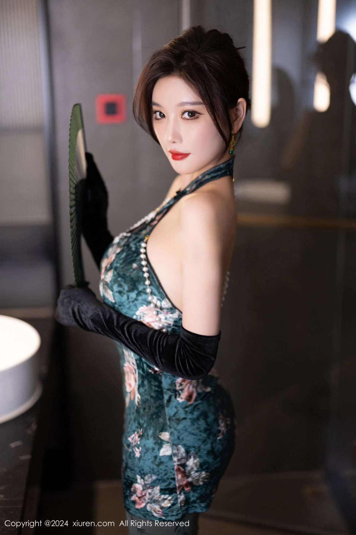 图片[4]-[XiuRen秀人网]第9165期杨晨晨写真-秀人集