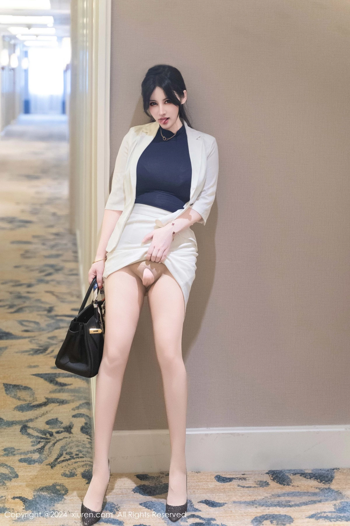 图片[2]-[XiuRen秀人网]第9319期诗诗写真-秀人集