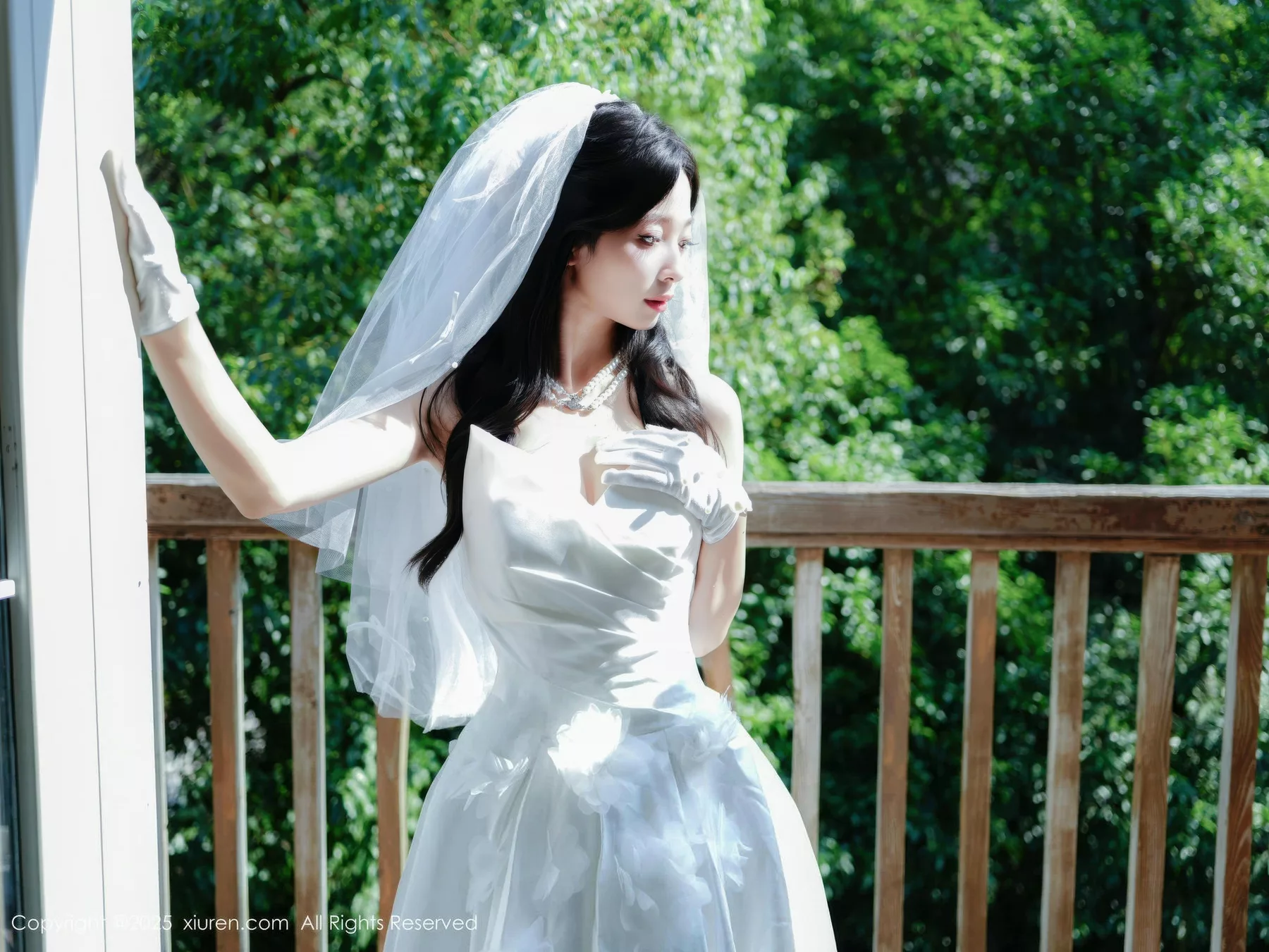 秀人集.com_[XiuRen秀人网]No.10769_新人模特朱朱molly性感白色婚纱配白色丝袜秀凹凸身材诱惑写真54P