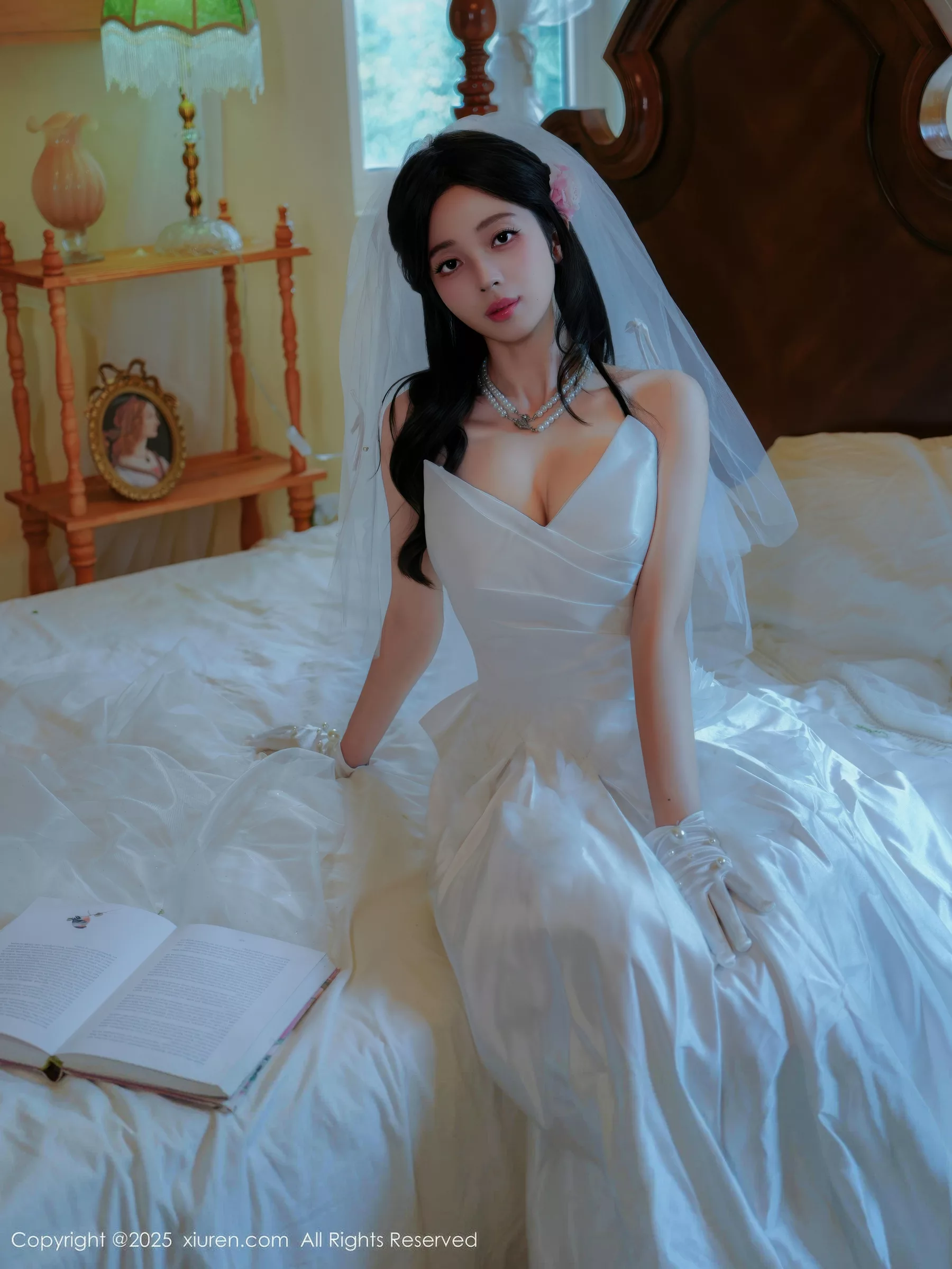 秀人集.com_[XiuRen秀人网]No.10769_新人模特朱朱molly性感白色婚纱配白色丝袜秀凹凸身材诱惑写真54P