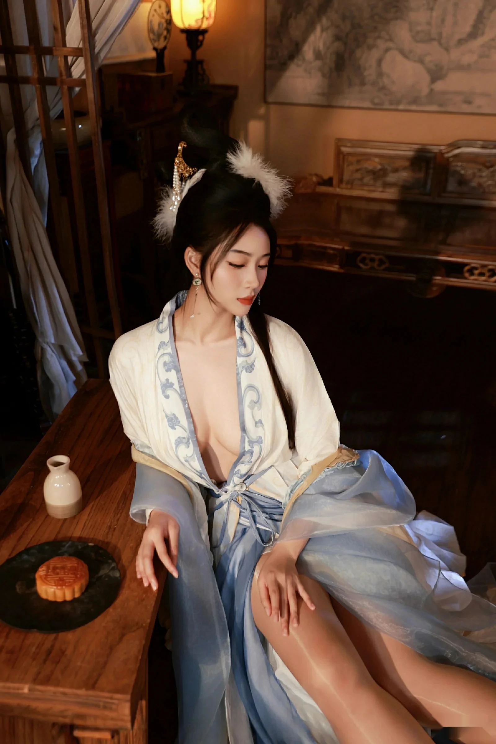 秀人集.com_[XiuRen秀人网]No.10835_模特南乔中秋主题性感汉服装扮配超薄肉丝秀白嫩肌肤诱惑写真76P