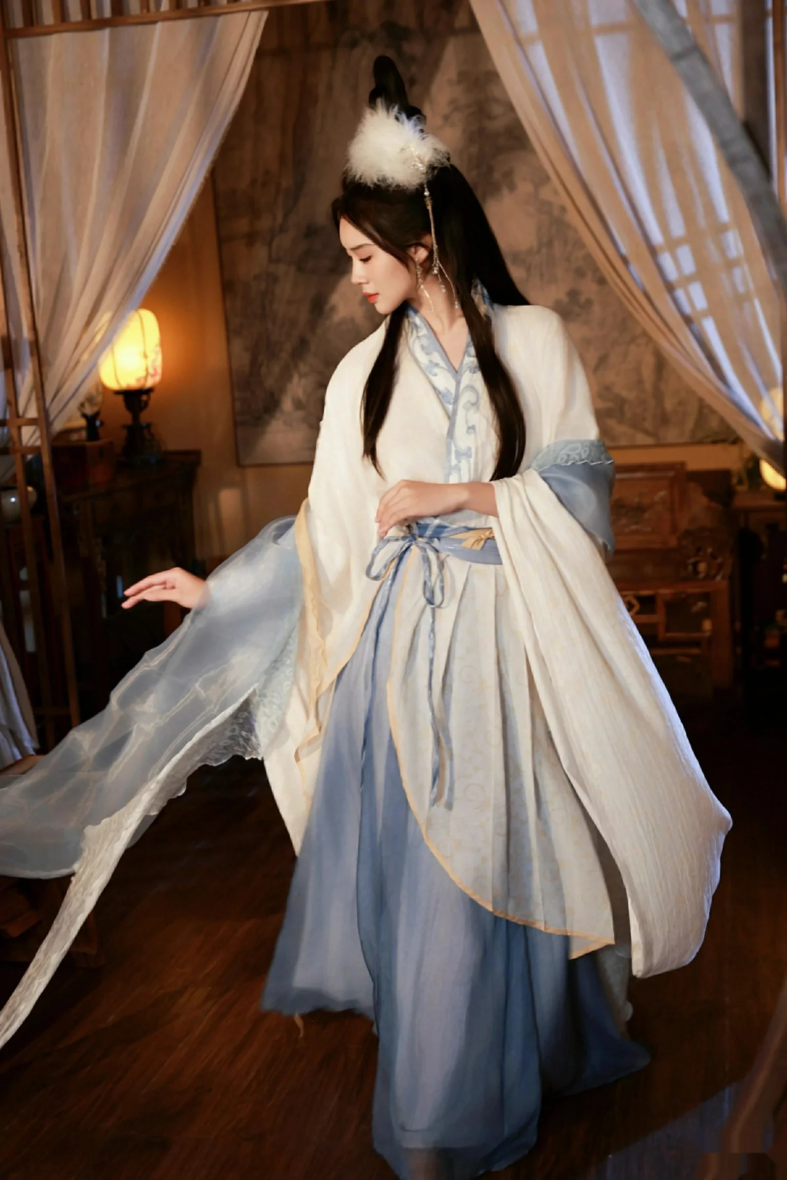 秀人集.com_[XiuRen秀人网]No.10835_模特南乔中秋主题性感汉服装扮配超薄肉丝秀白嫩肌肤诱惑写真76P