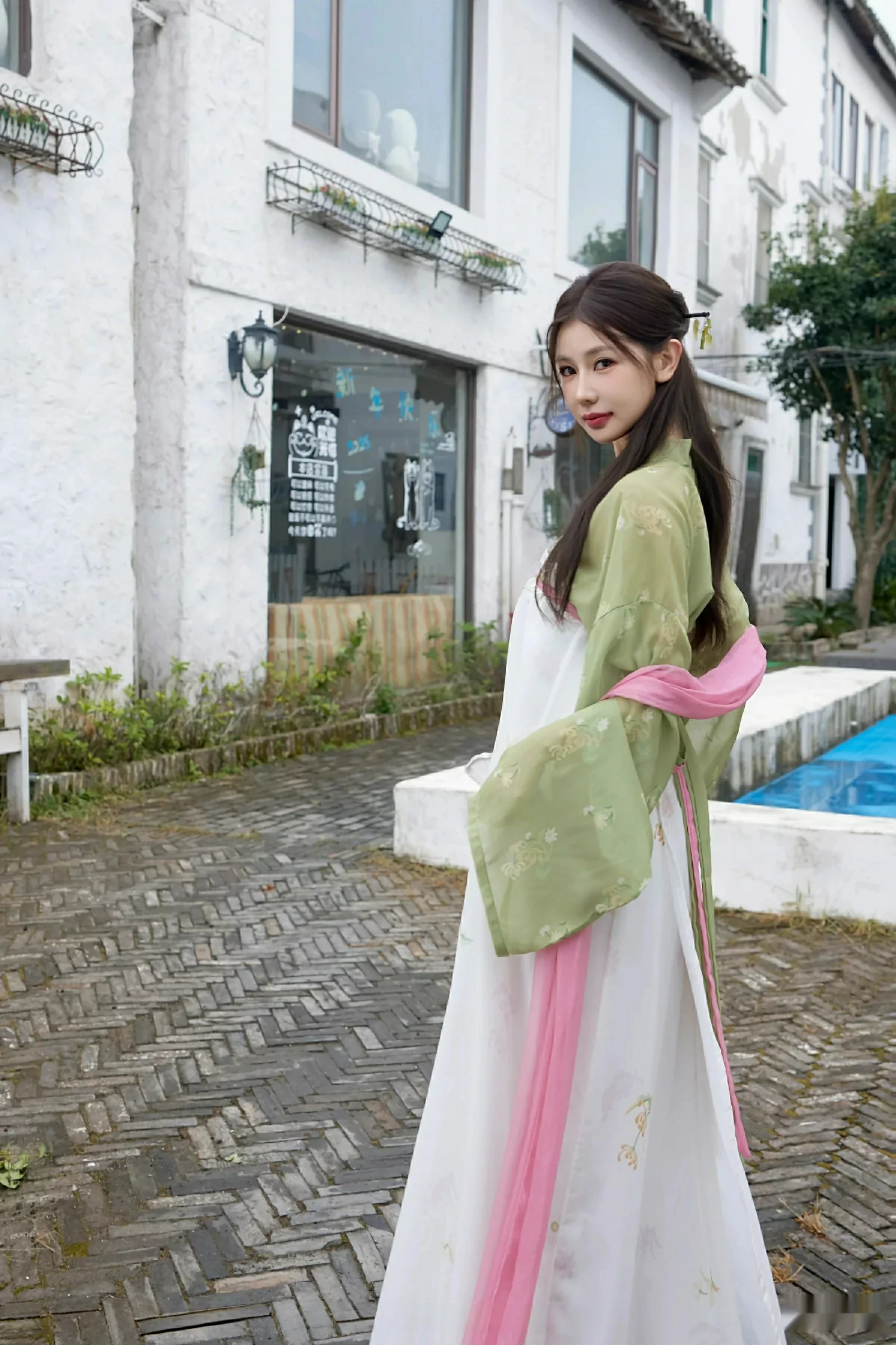 秀人集.com_[XiuRen秀人网]No.10834_模特尹甜甜sunny性感薄纱汉服装扮配超薄肉丝秀完美身材诱惑写真83P