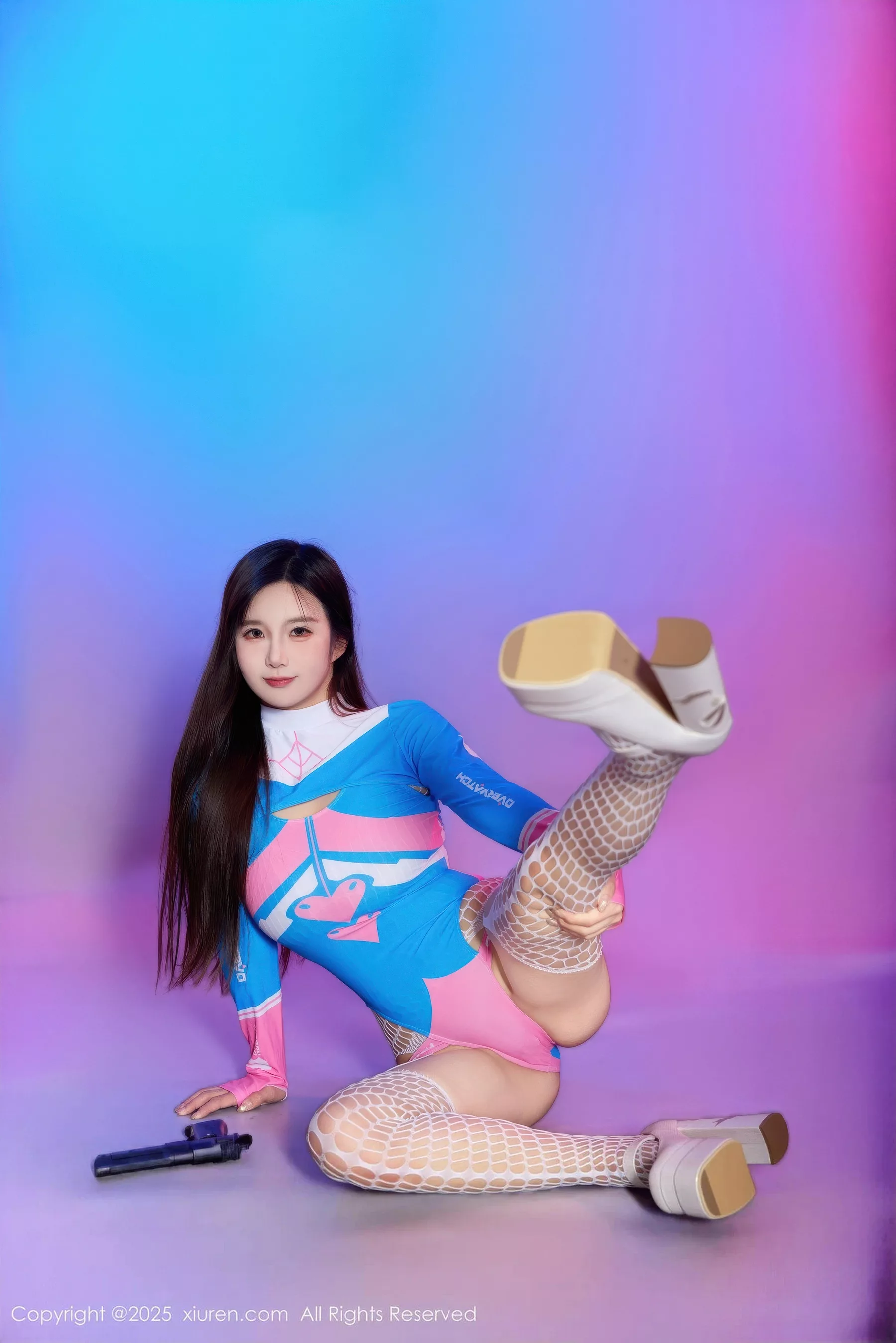 秀人集.com_[XiuRen秀人网]No.10886_模特小肉肉咪性感Cosplay装扮白色连体网袜秀凹凸身材诱惑写真62P