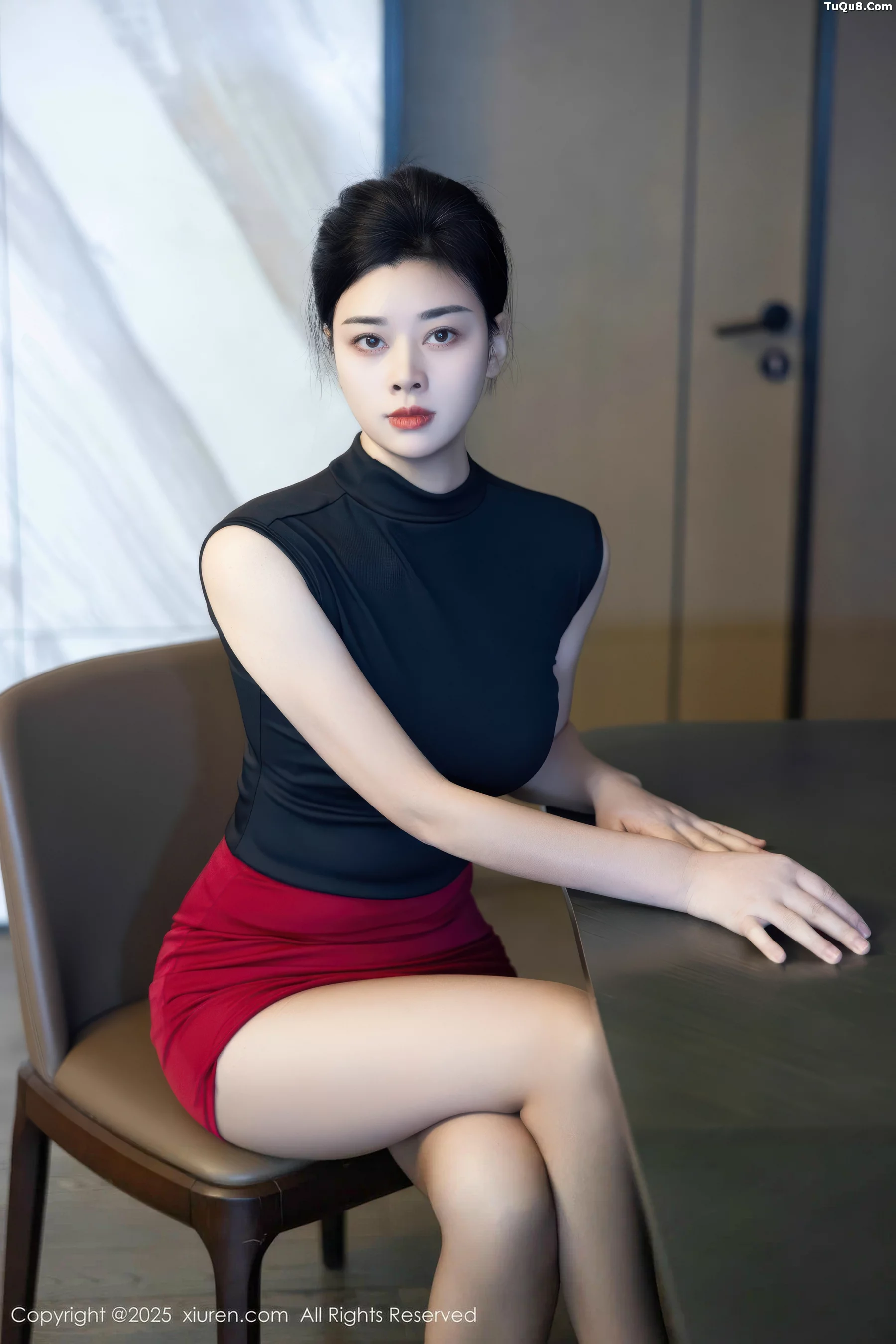 秀人集.com_[XiuRen秀人网]No.10948_新人模特徐清妍性感黑色OL服饰露超薄黑丝秀曼妙身姿诱惑写真48P