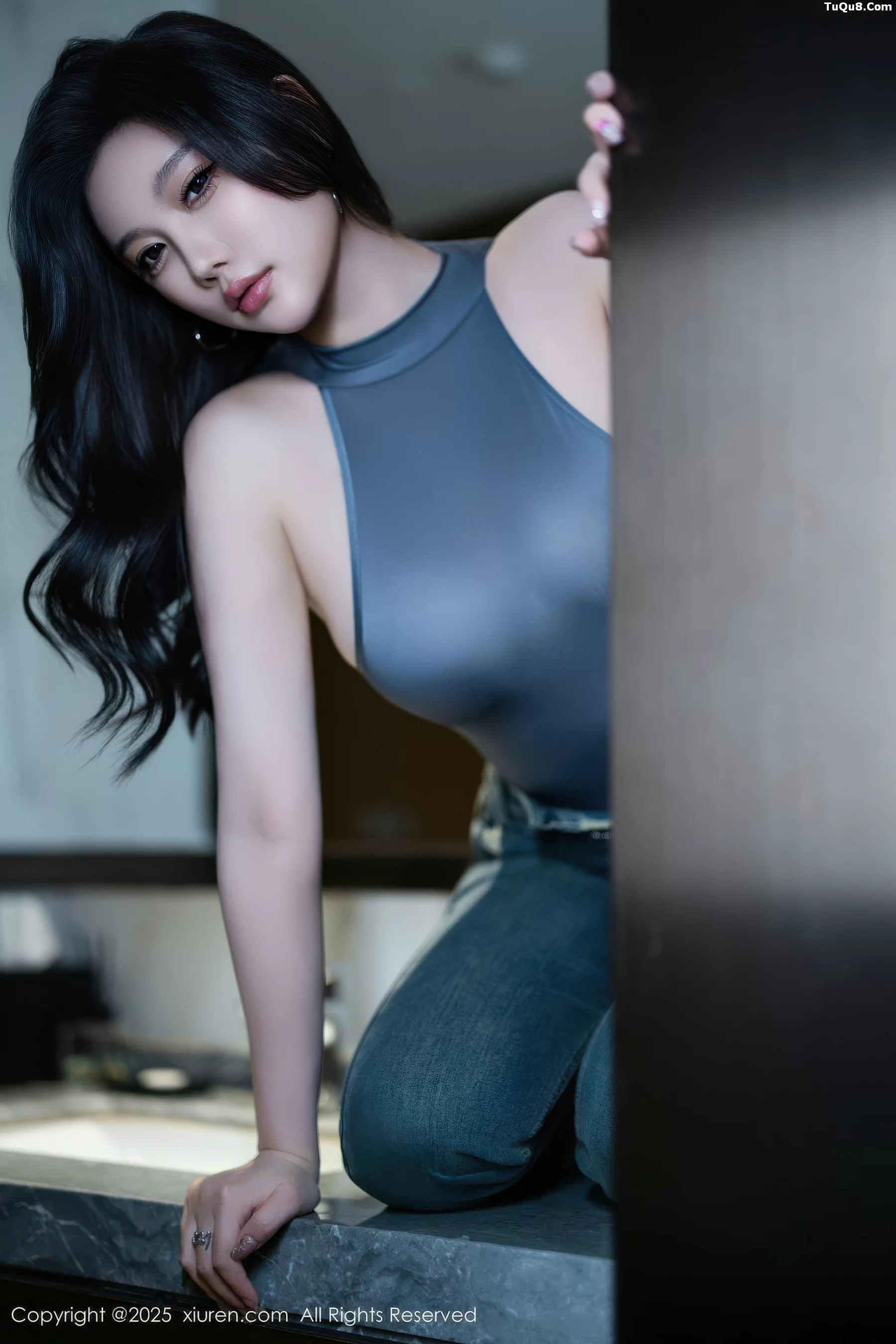 秀人集.com_[XiuRen秀人网]No.10952_女神CHENCHEN.性感灰色服饰配蓝色牛仔裤秀丰腴身材诱惑写真90P