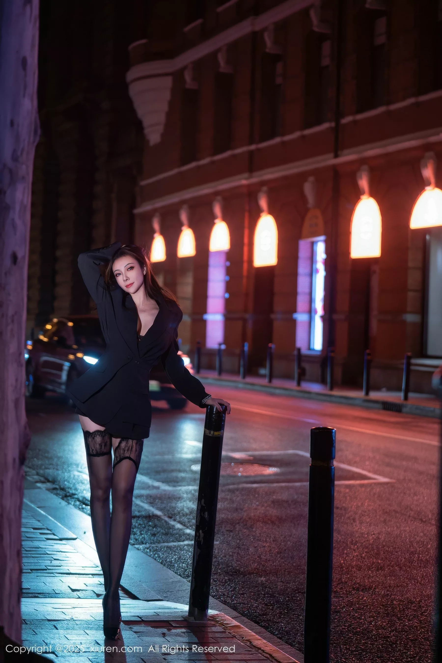 秀人集.com_[XiuRen秀人网]No.10899_御姐果儿Victoria性感黑色皮质情趣服饰配黑丝吊袜极致魅惑写真72P