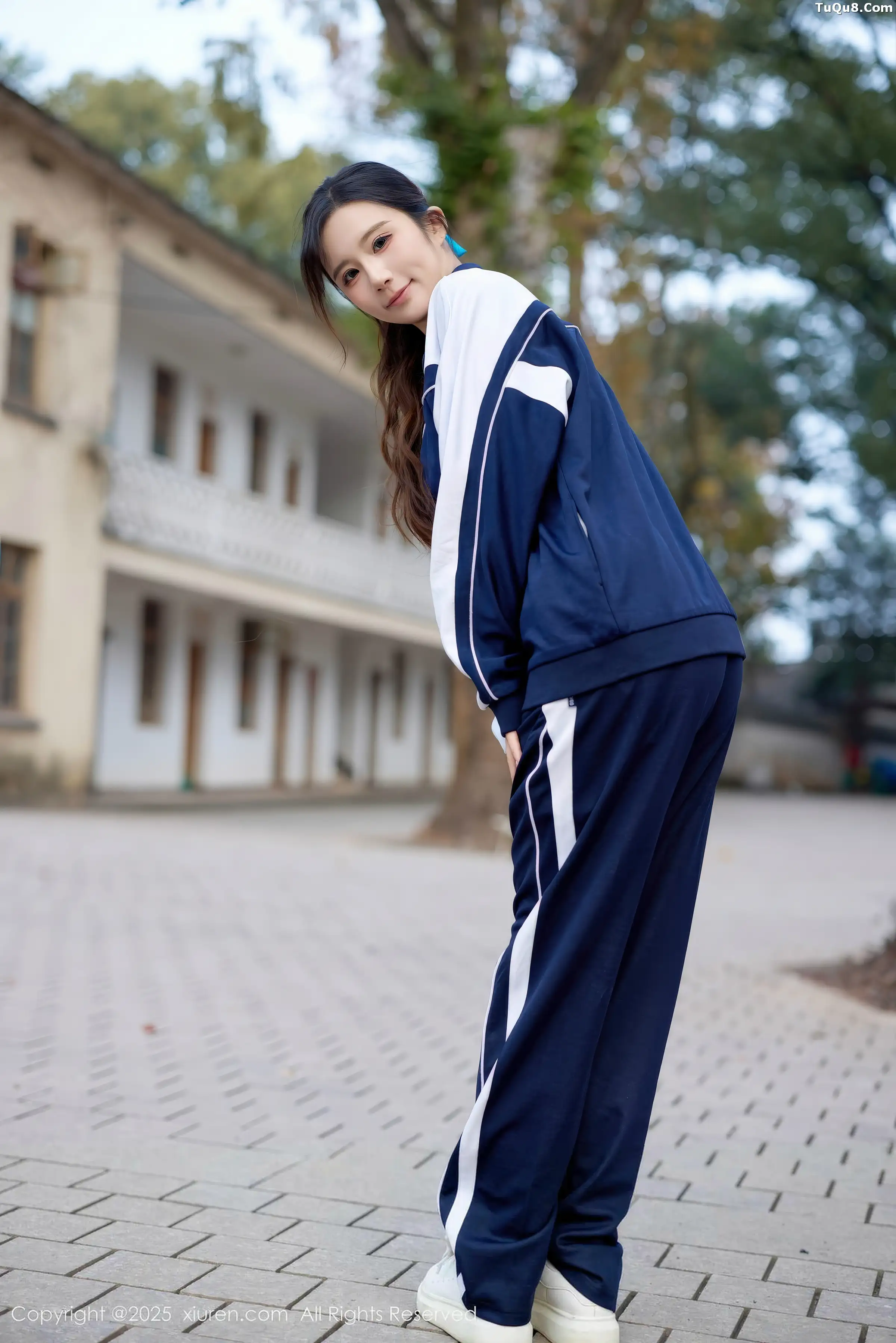 秀人集.com_[XiuRen秀人网]No.11103_模特小肉肉咪性感学生装露红色内衣配黑丝网袜秀凹凸身材写真72P