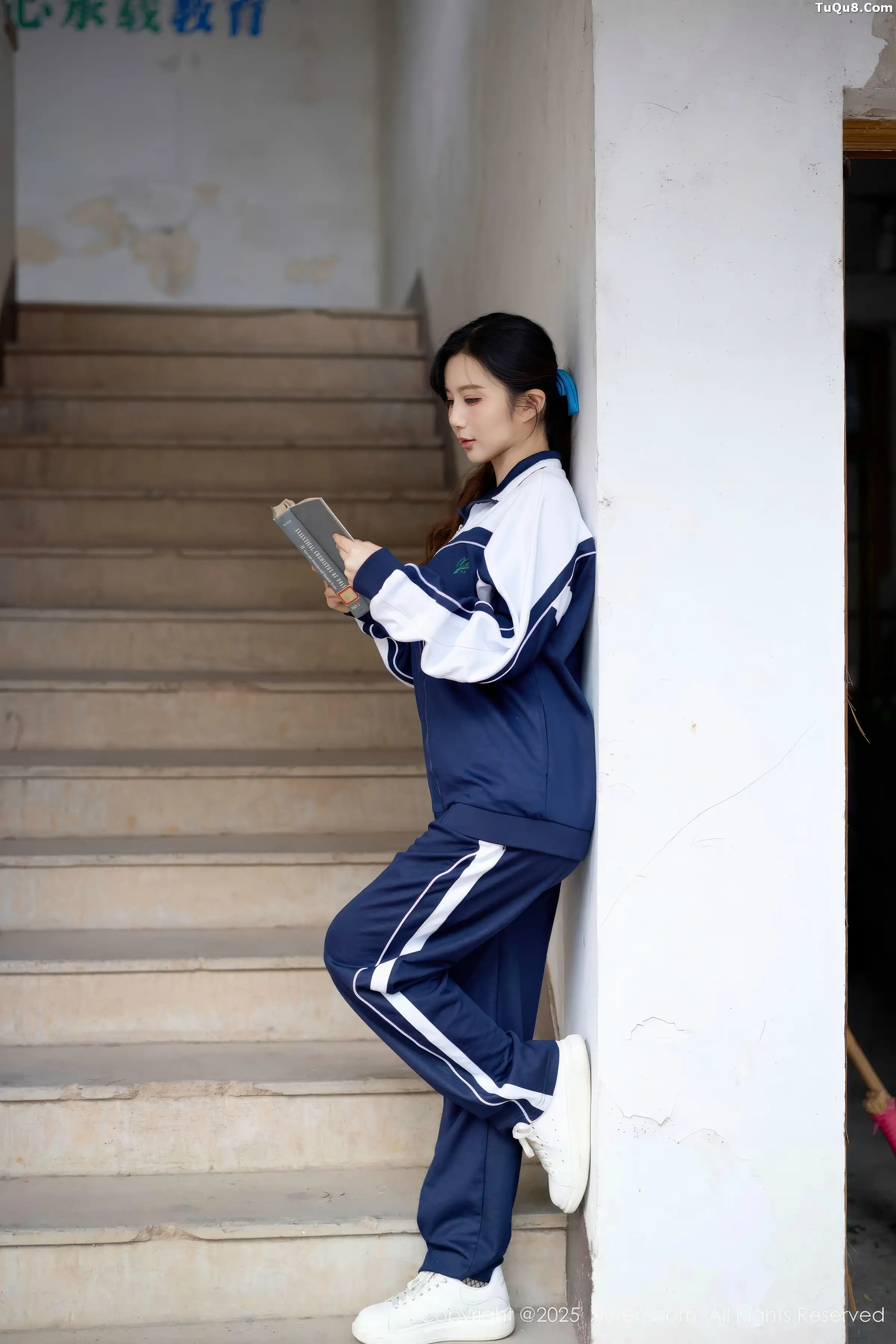 秀人集.com_[XiuRen秀人网]No.11103_模特小肉肉咪性感学生装露红色内衣配黑丝网袜秀凹凸身材写真72P