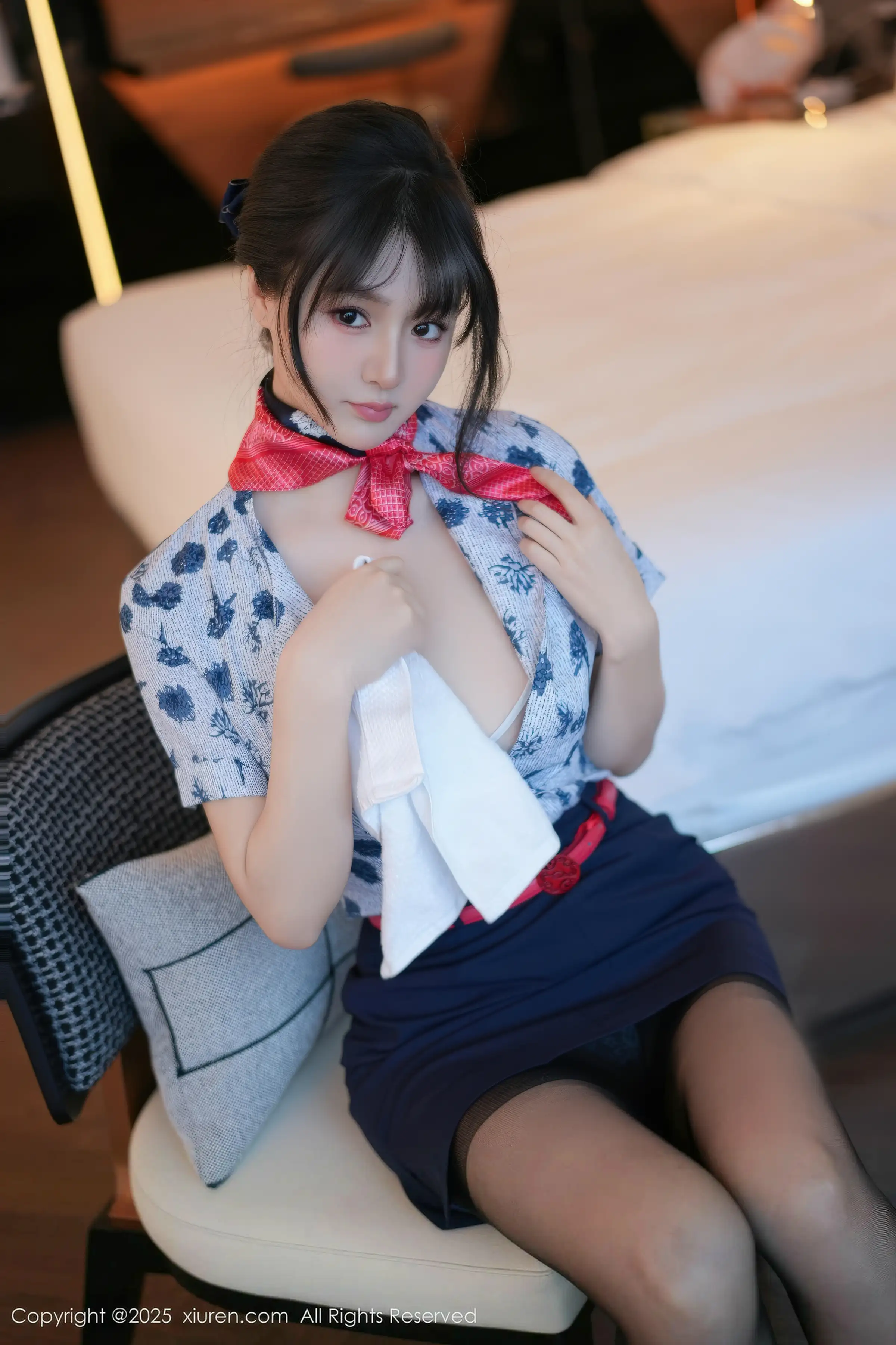 秀人集.com_[XiuRen秀人网]No.11115_模特沈南汐RuRu性感空姐制服露灰色内衣秀凹凸身材诱惑写真80P