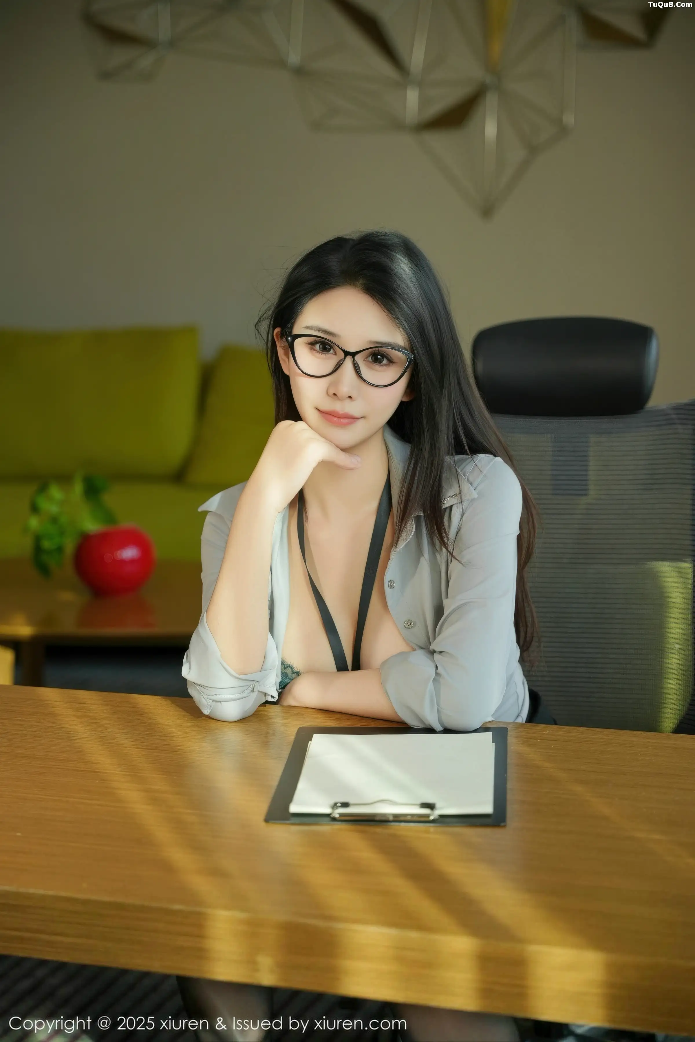 秀人集.com_[XiuRen秀人网]No.11144_新人模特喵喵mua墨绿色蕾丝内衣配开档黑丝秀凹凸身材诱惑写真77P